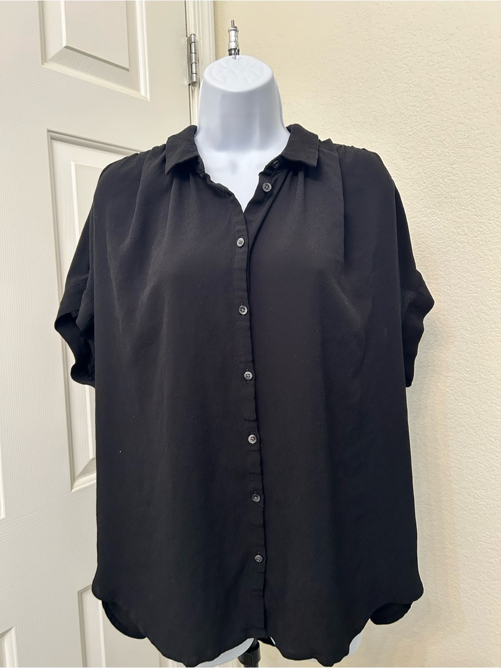 Madewell Black Short-Sleeve Button-Down Blouse